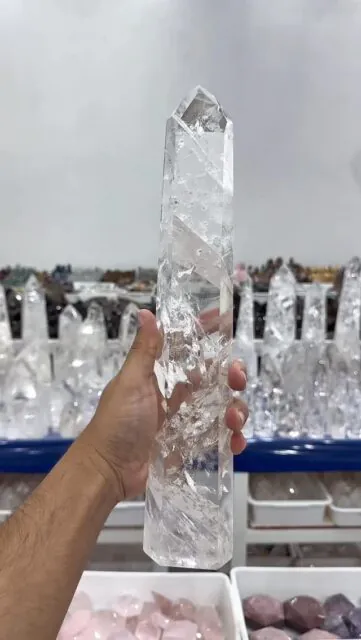 This Clear Quartz Point is what I call perfect! A great size, excellent quality, and an affordable price
----SOLD----
#crystal braziliancrystal