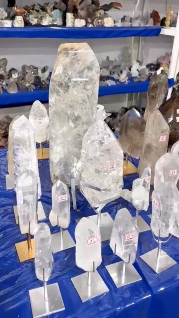 New arrivals just landed, everyone!!
Over 140 pieces with metal bases are now available!!
Hurry up and grab yours before they’re gone!

#crystals #exclusivegems #braziliancrystals #crystalforsale